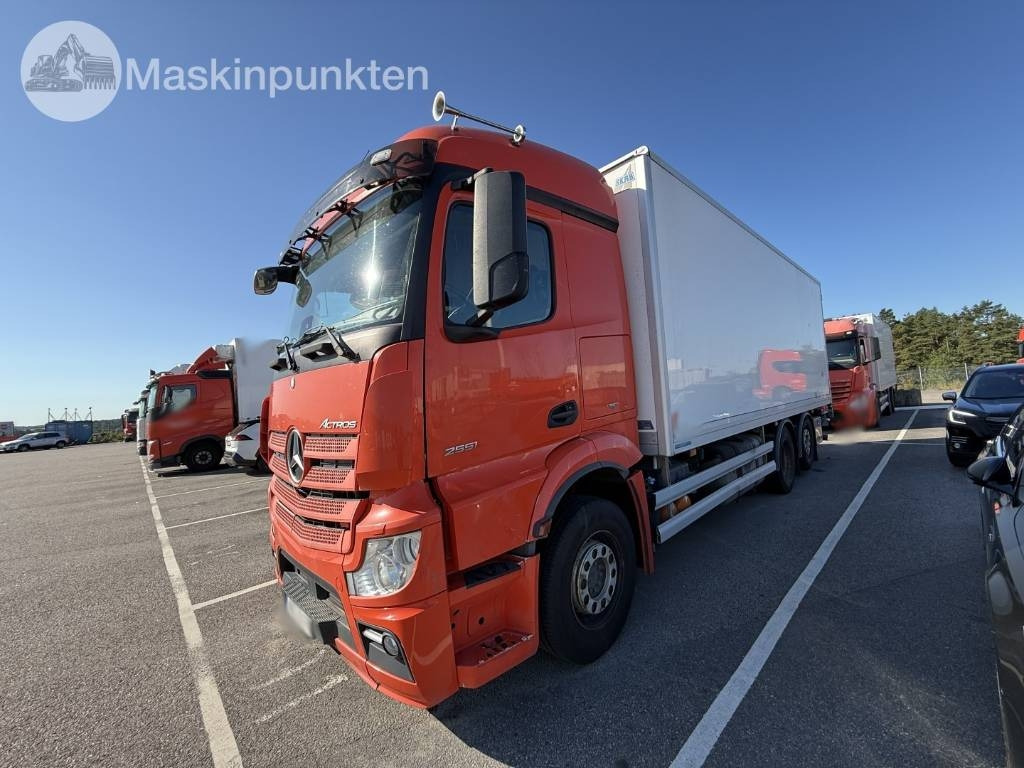 Mercedes-Benz Actros 2551 - Koelwagen vrachtwagen: afbeelding 1 Mercedes-Benz Actros 2551 - Koelwagen vrachtwagen: afbeelding 1