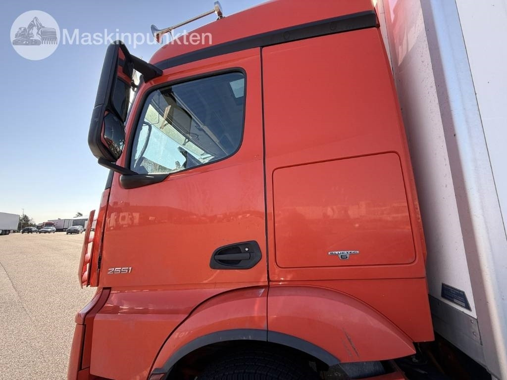 Koelwagen vrachtwagen Mercedes-Benz Actros 2551: afbeelding 10