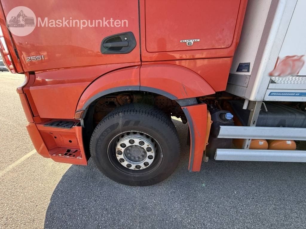 Koelwagen vrachtwagen Mercedes-Benz Actros 2551: afbeelding 9
