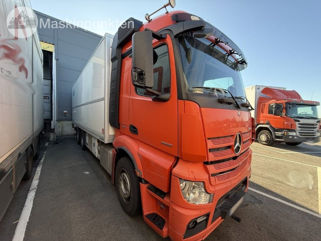 Mercedes-Benz Actros 2551 - Koelwagen vrachtwagen: afbeelding 3 Mercedes-Benz Actros 2551 - Koelwagen vrachtwagen: afbeelding 3