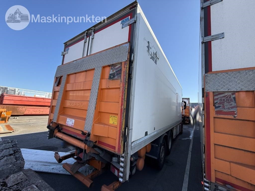 Mercedes-Benz Actros 2551 - Koelwagen vrachtwagen: afbeelding 4 Mercedes-Benz Actros 2551 - Koelwagen vrachtwagen: afbeelding 4