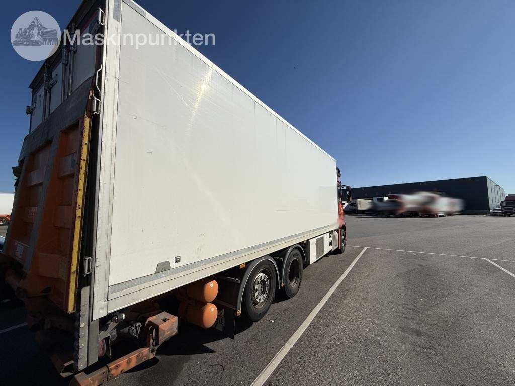 Mercedes-Benz Actros 2551 - Koelwagen vrachtwagen: afbeelding 5 Mercedes-Benz Actros 2551 - Koelwagen vrachtwagen: afbeelding 5