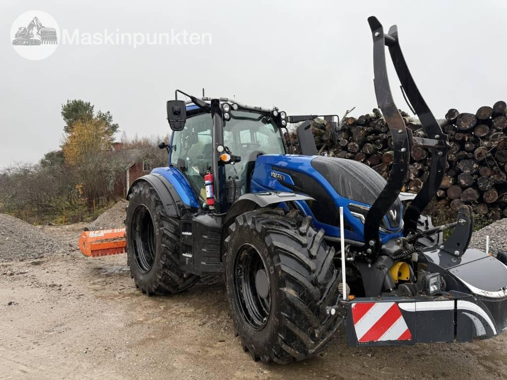 Valtra T 255 MED KRAN OCH AGGREGAT! - Bosbouw tractor: afbeelding 1 Valtra T 255 MED KRAN OCH AGGREGAT! - Bosbouw tractor: afbeelding 1