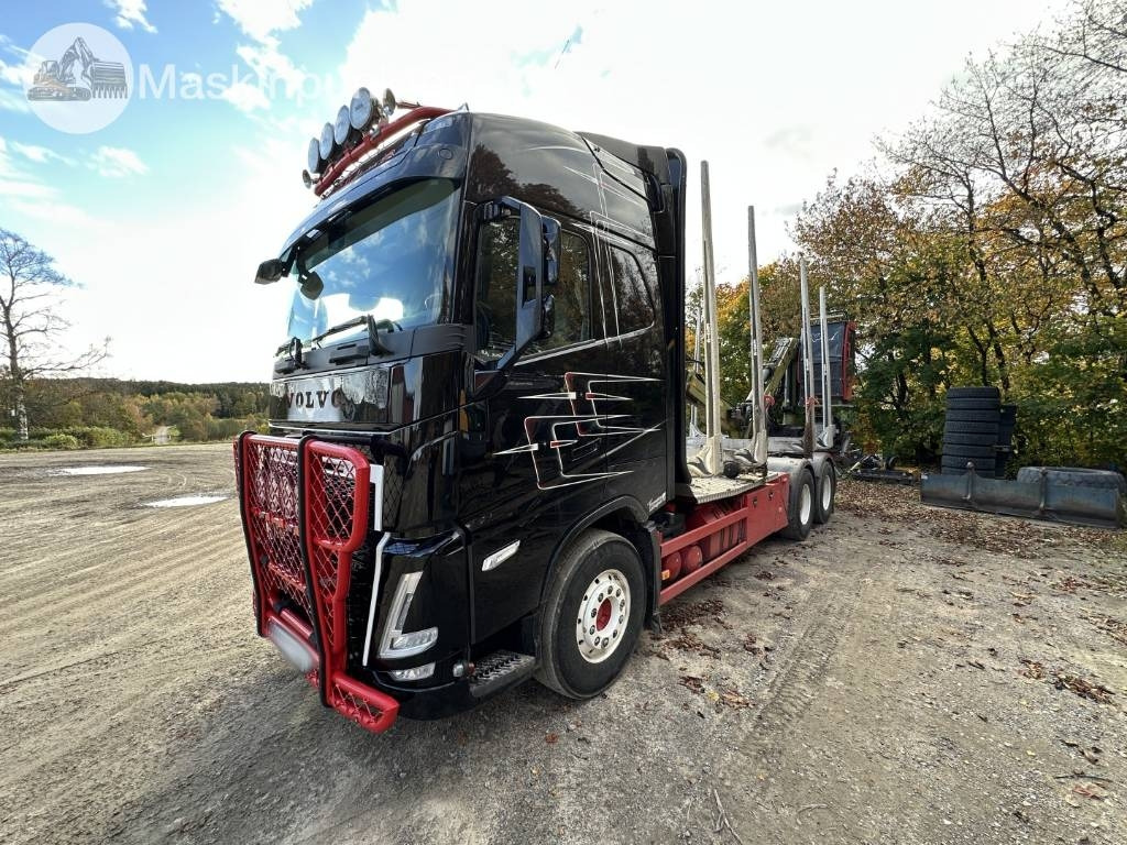 Volvo FH 64 R Timmerbil med kran - Houttransport: afbeelding 1 Volvo FH 64 R Timmerbil med kran - Houttransport: afbeelding 1