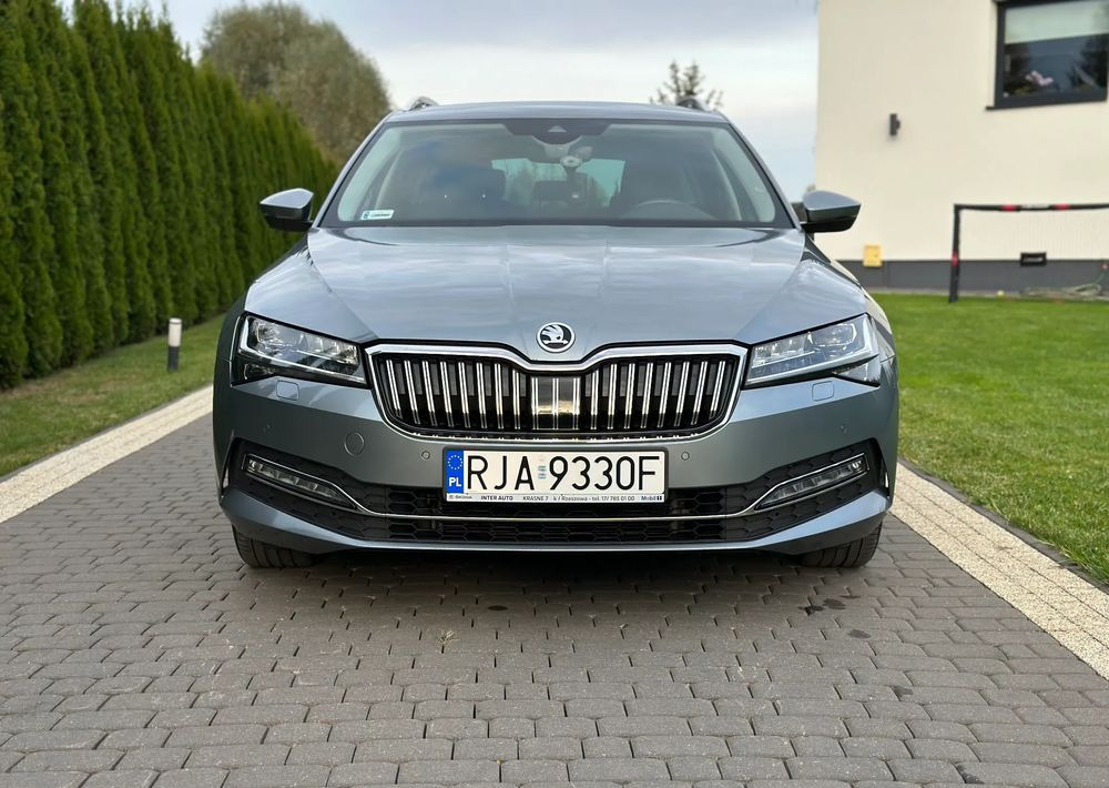 Skoda Superb 2.0 TDI SCR Style DSG - Stationwagen: afbeelding 2 Skoda Superb 2.0 TDI SCR Style DSG - Stationwagen: afbeelding 2
