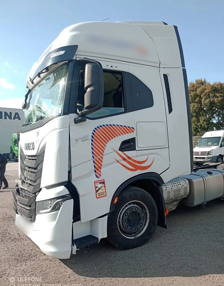 Iveco S-WAY 530 RETARDER USZKODZONY - Trekker: afbeelding 2 Iveco S-WAY 530 RETARDER USZKODZONY - Trekker: afbeelding 2