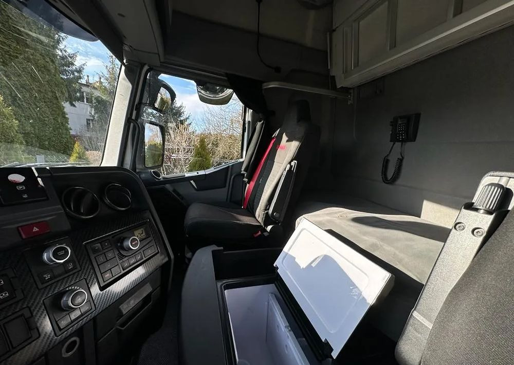 Renault T 520 HIGH - Trekker: afbeelding 4 Renault T 520 HIGH - Trekker: afbeelding 4