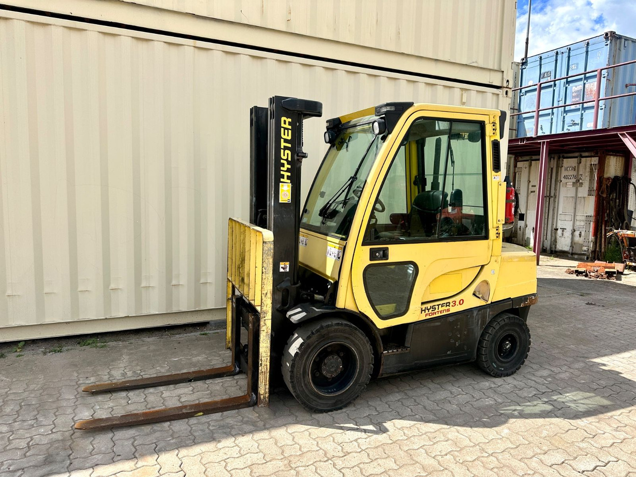 Hyster H3.0FT / Diesel / Triplex / Ex Armee - Diesel heftruck: afbeelding 1 Hyster H3.0FT / Diesel / Triplex / Ex Armee - Diesel heftruck: afbeelding 1