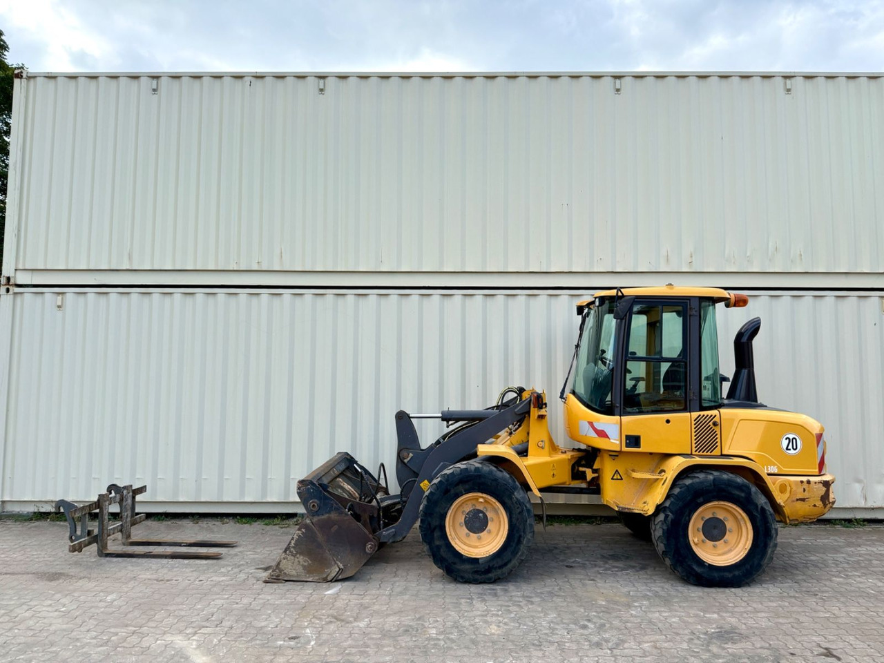 Volvo L30G / 2014 BJ / Klappschaufel + Gabel - Wiellader: afbeelding 1 Volvo L30G / 2014 BJ / Klappschaufel + Gabel - Wiellader: afbeelding 1
