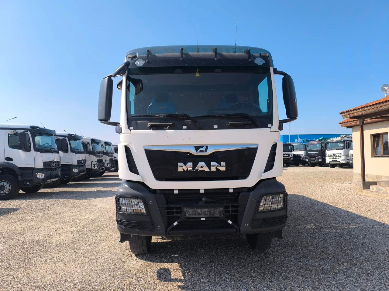 MAN TGS 41.420 MEILLER KIPPER - Portaalarmsysteem vrachtwagen: afbeelding 2 MAN TGS 41.420 MEILLER KIPPER - Portaalarmsysteem vrachtwagen: afbeelding 2