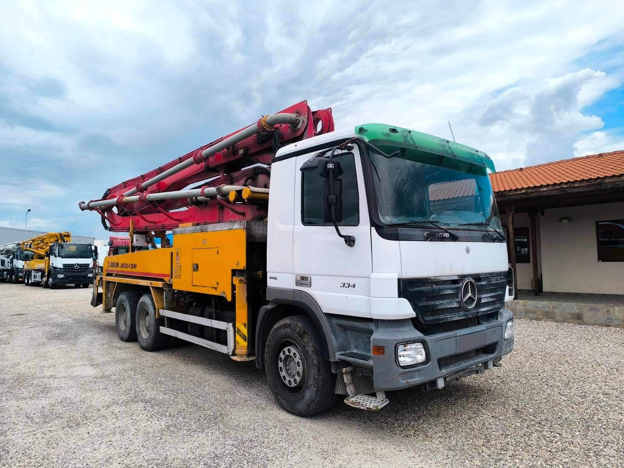Mercedes-Benz ACTROS 3341 JUNJIN JXR 38-4 - Betonpomp: afbeelding 1 Mercedes-Benz ACTROS 3341 JUNJIN JXR 38-4 - Betonpomp: afbeelding 1