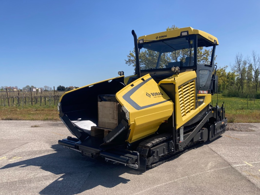 BOMAG IT BF 700 C-2 S500 Stage IV/Tier 4f - Asfaltafwerkmachine: afbeelding 1 BOMAG IT BF 700 C-2 S500 Stage IV/Tier 4f - Asfaltafwerkmachine: afbeelding 1