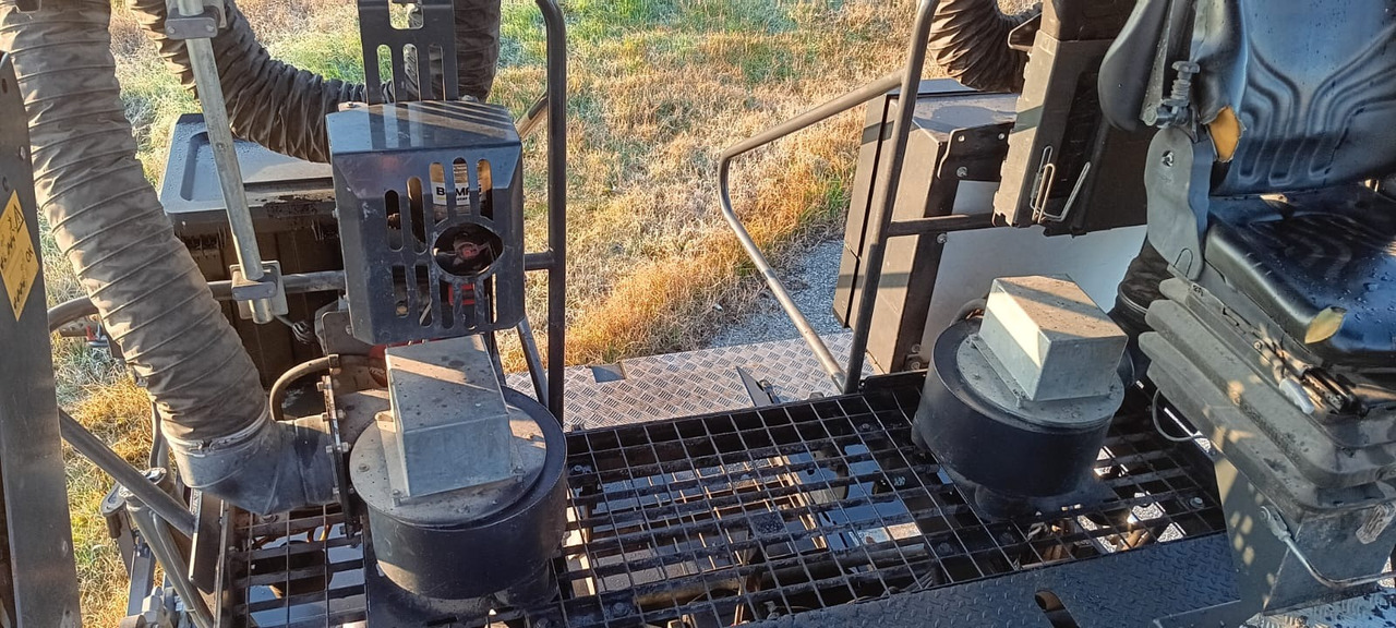 Asfaltafwerkmachine BOMAG IT BF 700 C-2 S500 Stage IV/Tier 4f: afbeelding 8 Asfaltafwerkmachine BOMAG IT BF 700 C-2 S500 Stage IV/Tier 4f: afbeelding 8