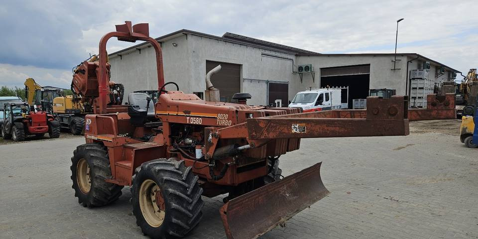 Pługoukładacz wibropług Ditch Witch 8020 Turbo układanie kabli światłowód - Andere machine: afbeelding 4 Pługoukładacz wibropług Ditch Witch 8020 Turbo układanie kabli światłowód - Andere machine: afbeelding 4