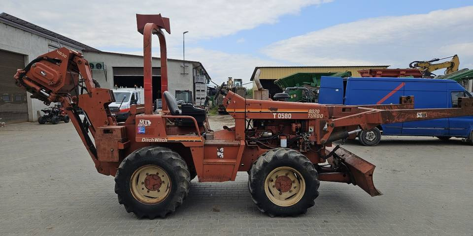 Pługoukładacz wibropług Ditch Witch 8020 Turbo układanie kabli światłowód - Andere machine: afbeelding 5 Pługoukładacz wibropług Ditch Witch 8020 Turbo układanie kabli światłowód - Andere machine: afbeelding 5