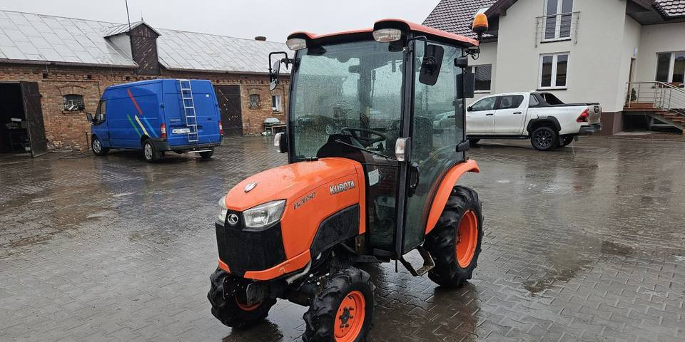 Ciągnik Kubota B2650 4x4 klima 26 KM hydrostat - Tractor: afbeelding 2 Ciągnik Kubota B2650 4x4 klima 26 KM hydrostat - Tractor: afbeelding 2