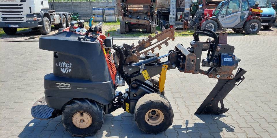 Ditch Witch R300 koparka łańcuchowa pługoukładacz - Sleuvengraver: afbeelding 5 Ditch Witch R300 koparka łańcuchowa pługoukładacz - Sleuvengraver: afbeelding 5