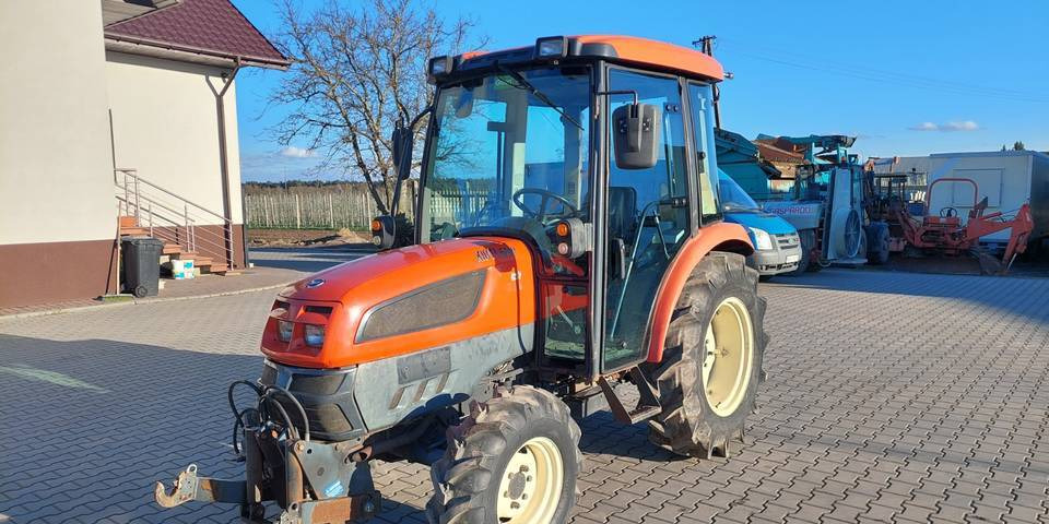 Kioti EX50 HST 50KM klimatyzacja przedni TUZ - Tractor: afbeelding 2 Kioti EX50 HST 50KM klimatyzacja przedni TUZ - Tractor: afbeelding 2