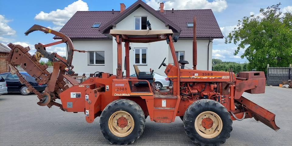 Koparka łańcuchowa Ditch Witch 8020 85KM - Sleuvengraver: afbeelding 1 Koparka łańcuchowa Ditch Witch 8020 85KM - Sleuvengraver: afbeelding 1