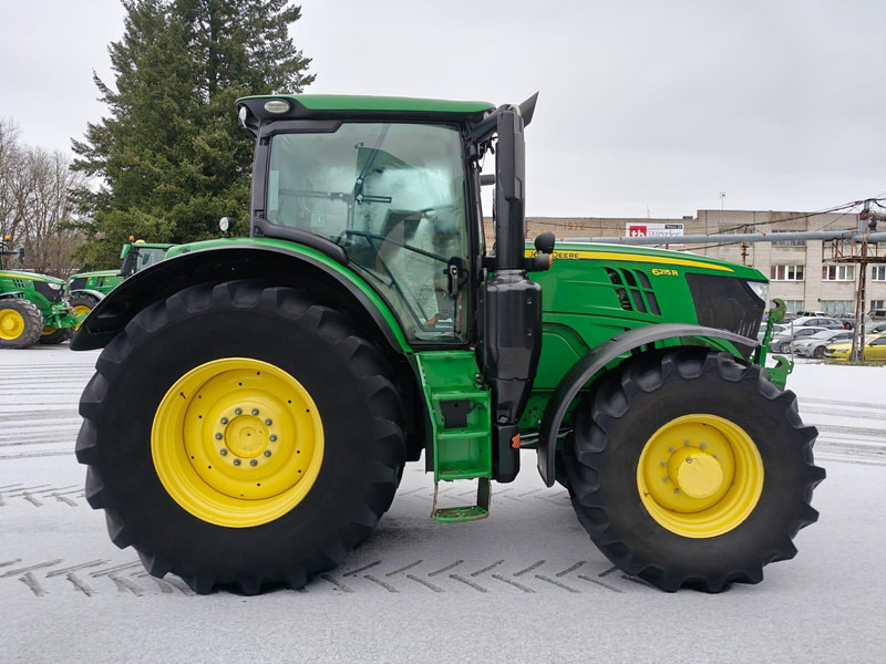 John Deere 6215R - Tractor: afbeelding 2 John Deere 6215R - Tractor: afbeelding 2