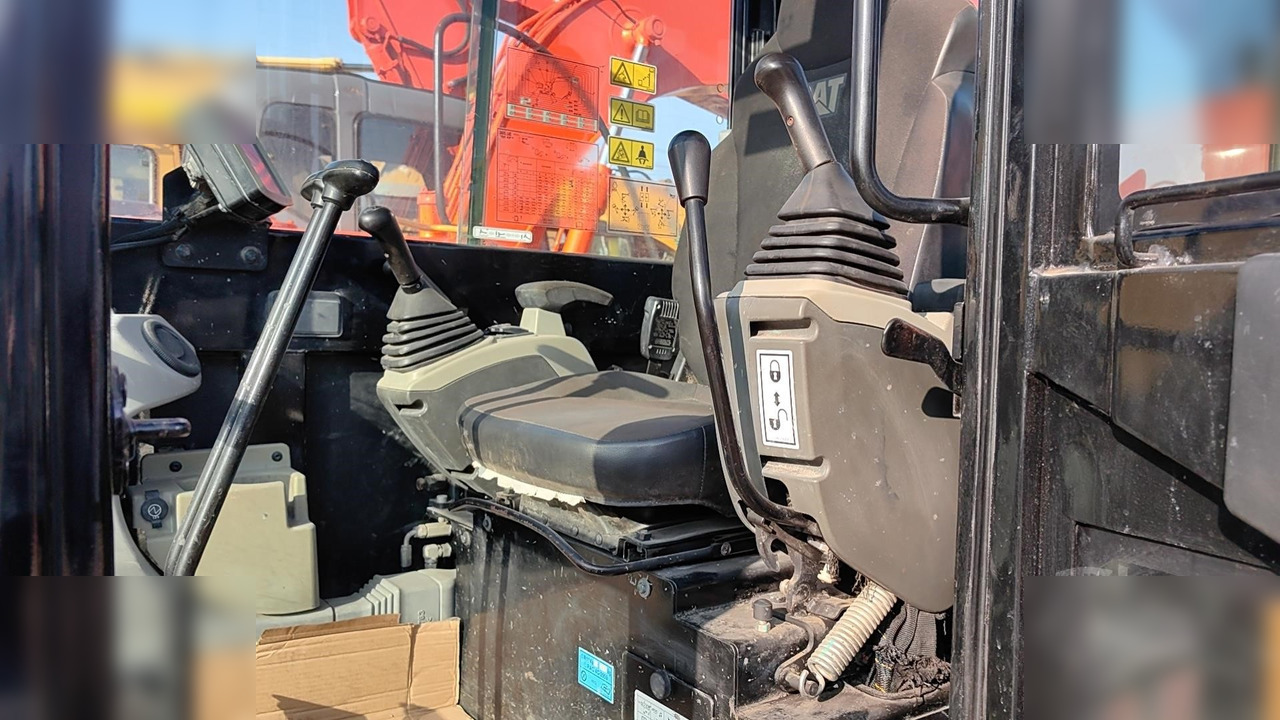 CATERPILLAR 305.5E2 - Minigraafmachine: afbeelding 4 CATERPILLAR 305.5E2 - Minigraafmachine: afbeelding 4