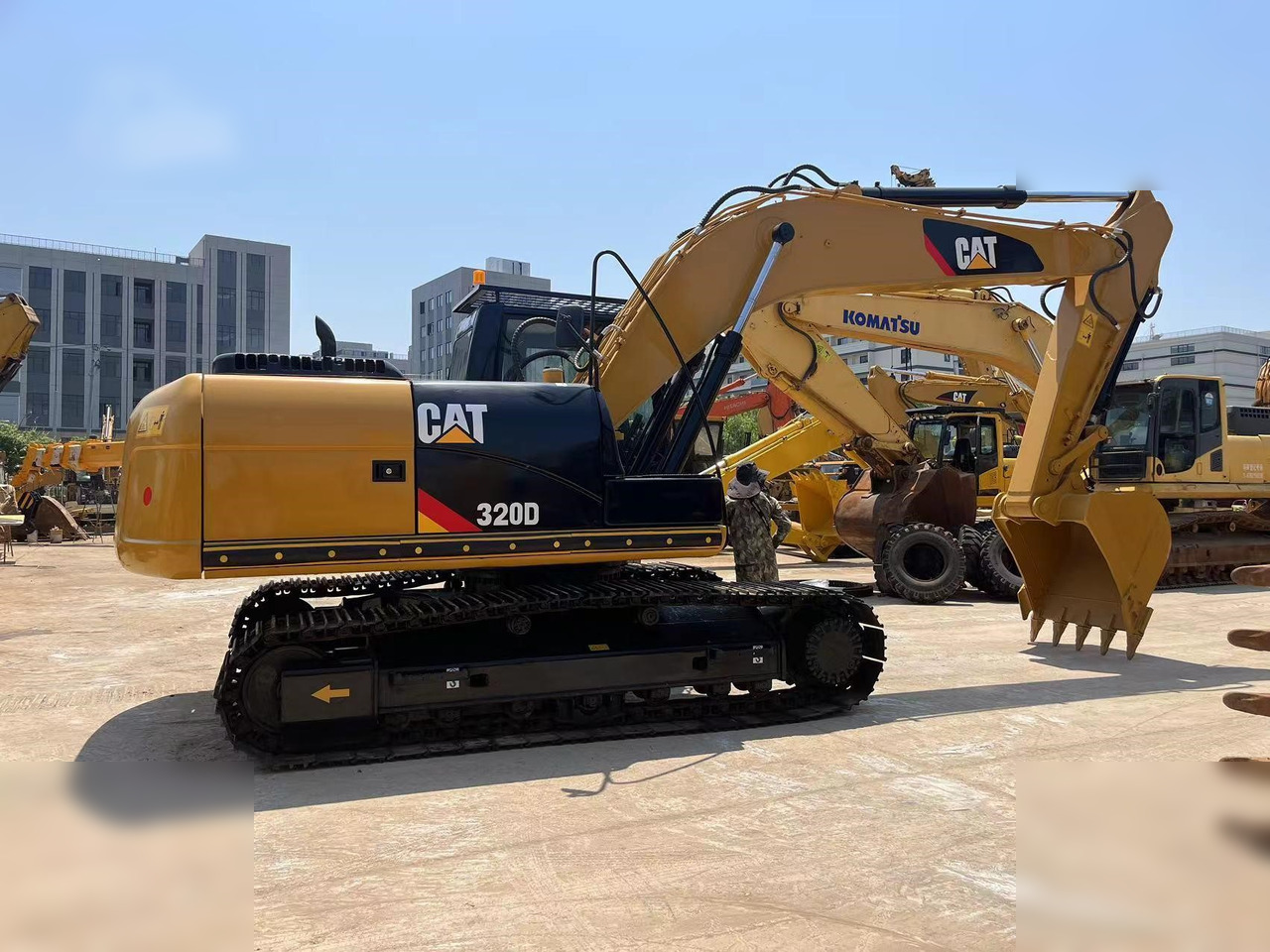 CATERPILLAR 320D - Rupsgraafmachine: afbeelding 2 CATERPILLAR 320D - Rupsgraafmachine: afbeelding 2