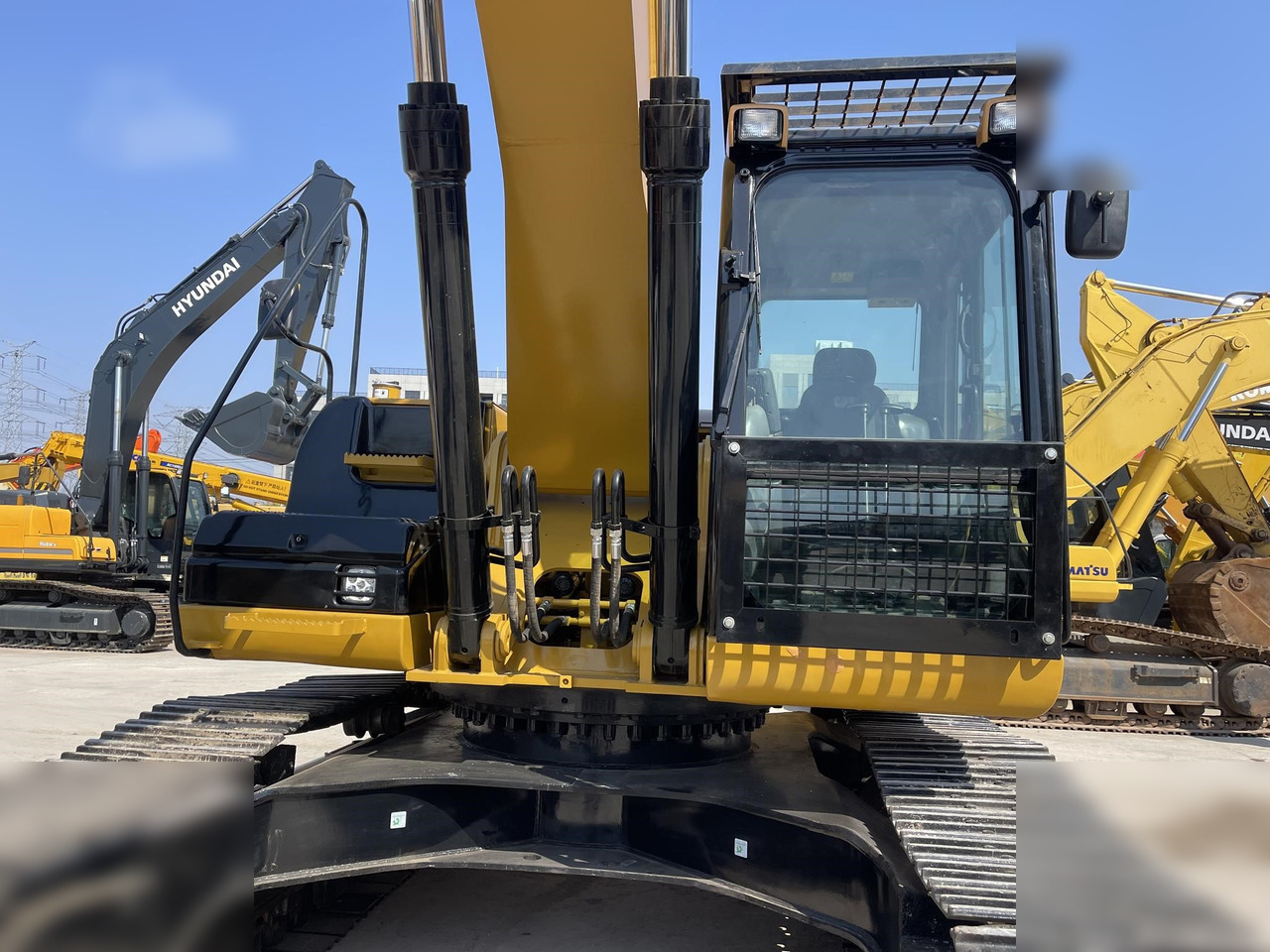 CATERPILLAR 330DL - Rupsgraafmachine: afbeelding 2 CATERPILLAR 330DL - Rupsgraafmachine: afbeelding 2