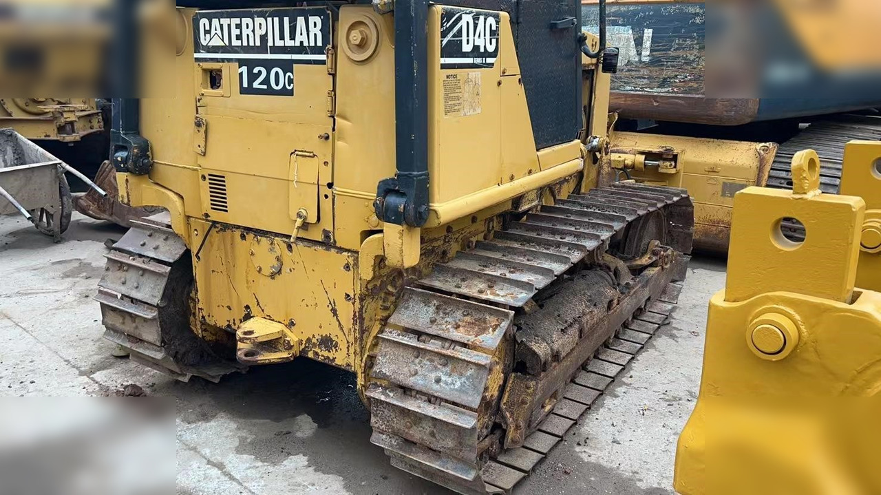 CATERPILLAR D4C - Bulldozer: afbeelding 3 CATERPILLAR D4C - Bulldozer: afbeelding 3