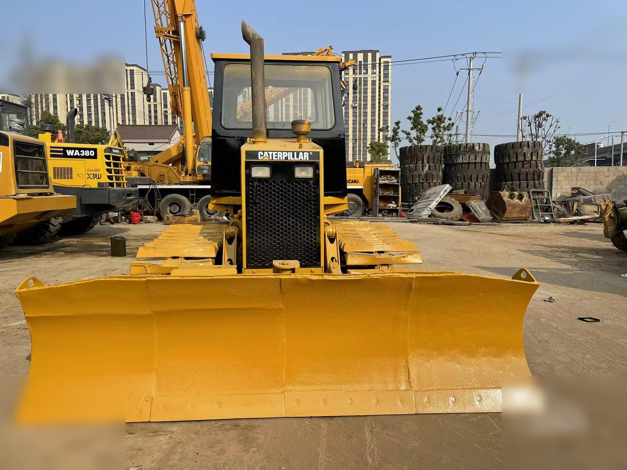 CATERPILLAR D4C - Bulldozer: afbeelding 2 CATERPILLAR D4C - Bulldozer: afbeelding 2