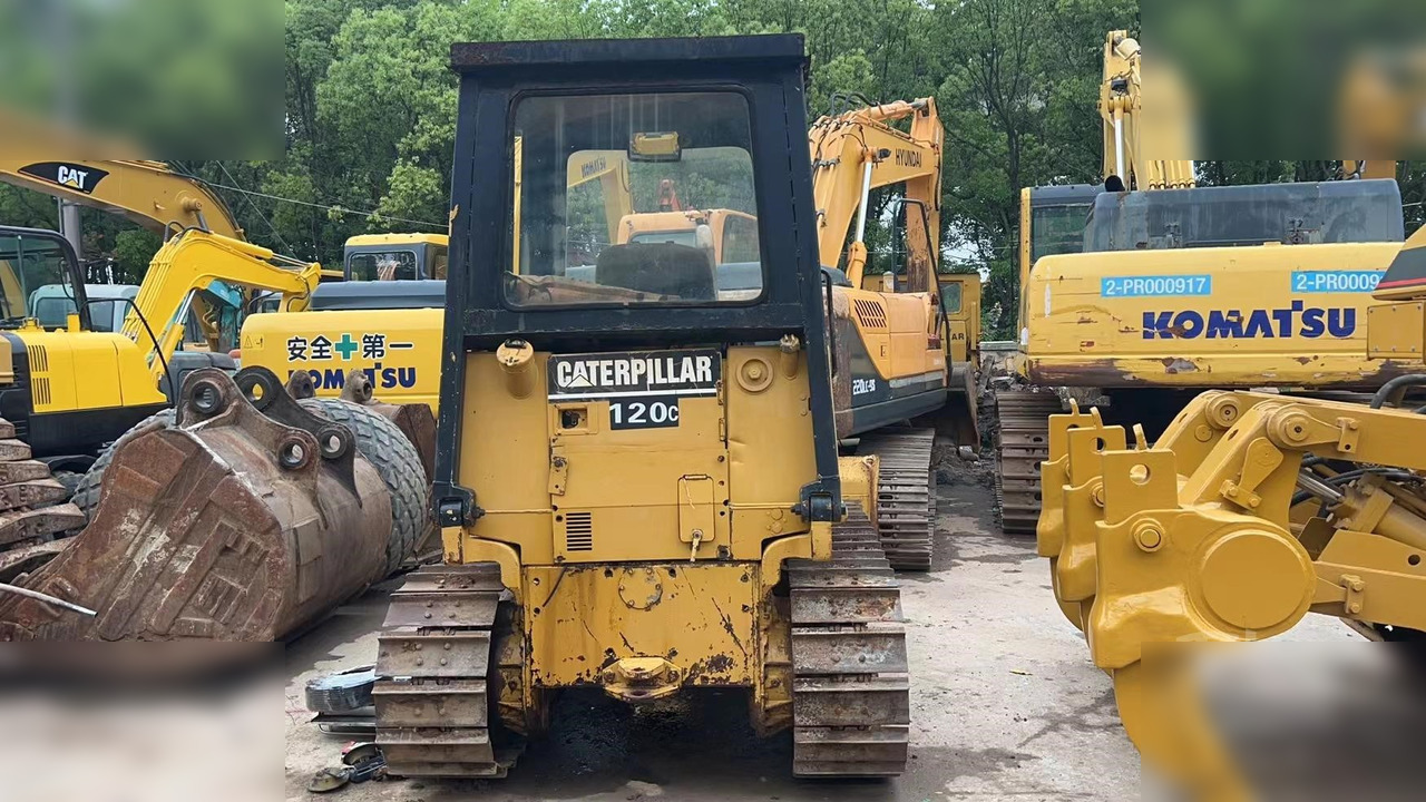 CATERPILLAR D4C - Bulldozer: afbeelding 4 CATERPILLAR D4C - Bulldozer: afbeelding 4