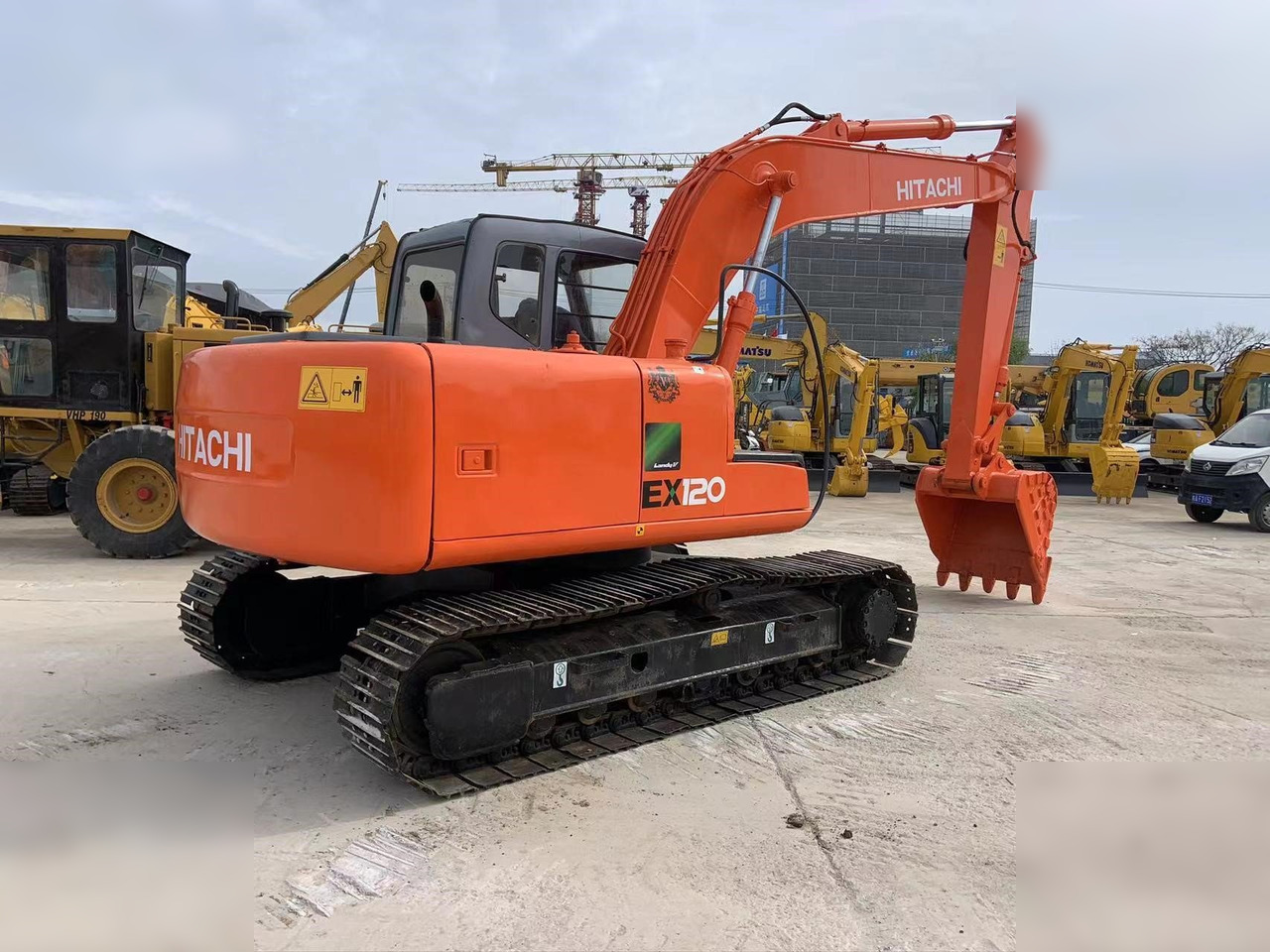 HITACHI EX120-5 - Rupsgraafmachine: afbeelding 1 HITACHI EX120-5 - Rupsgraafmachine: afbeelding 1