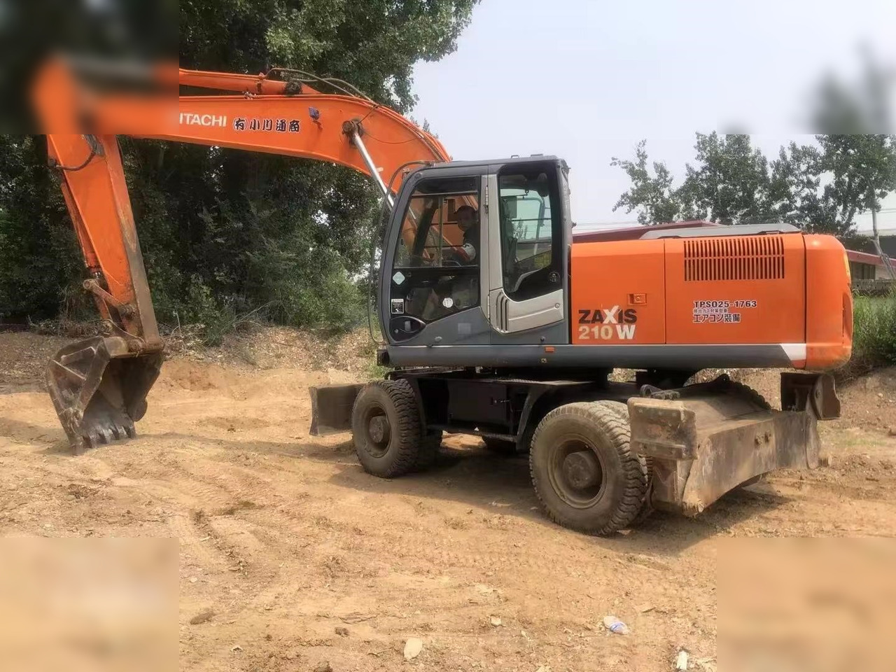 HITACHI ZX210W - Mobiele graafmachine: afbeelding 4 HITACHI ZX210W - Mobiele graafmachine: afbeelding 4