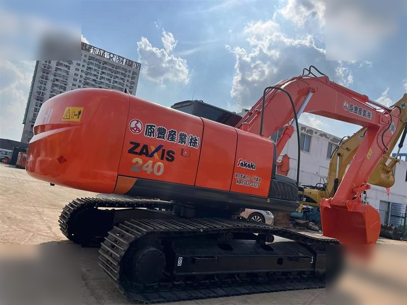 HITACHI ZX240-3 - Rupsgraafmachine: afbeelding 2 HITACHI ZX240-3 - Rupsgraafmachine: afbeelding 2