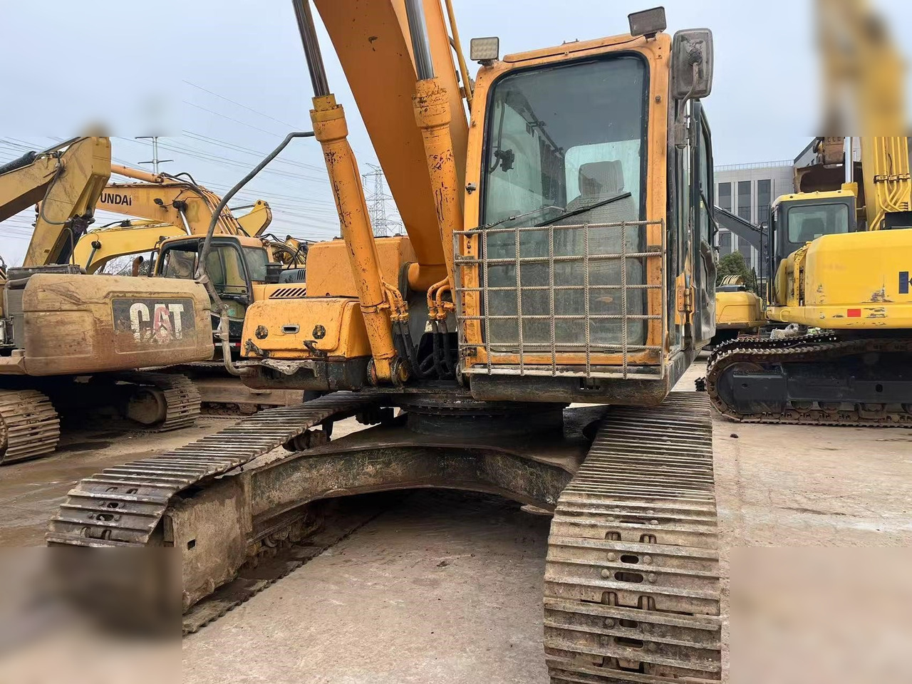 HYUNDAI ROBEX 220 LC-9S - Rupsgraafmachine: afbeelding 3 HYUNDAI ROBEX 220 LC-9S - Rupsgraafmachine: afbeelding 3