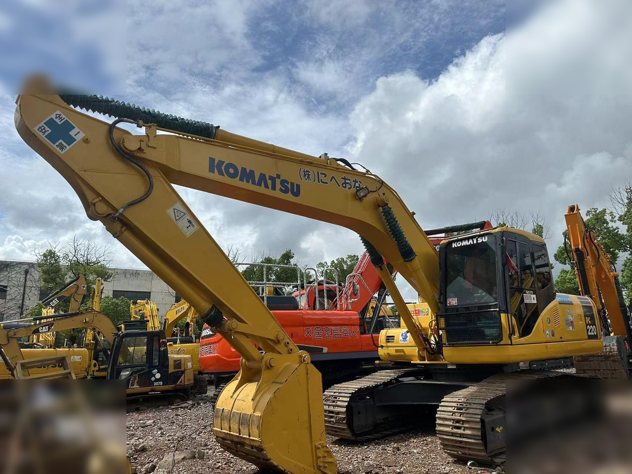 KOMATSU PC220-7 - Rupsgraafmachine: afbeelding 4 KOMATSU PC220-7 - Rupsgraafmachine: afbeelding 4