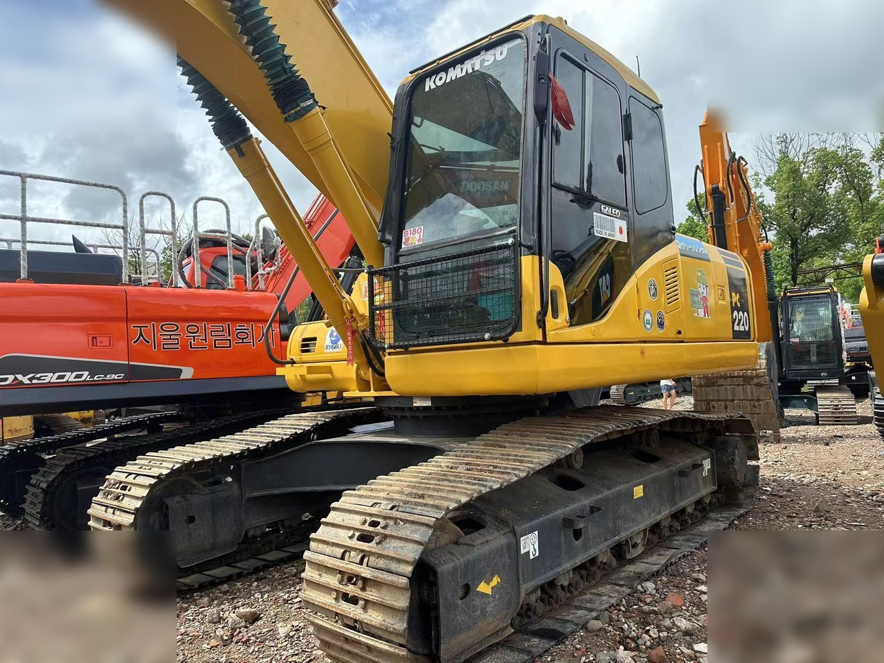 KOMATSU PC220-7 - Rupsgraafmachine: afbeelding 3 KOMATSU PC220-7 - Rupsgraafmachine: afbeelding 3