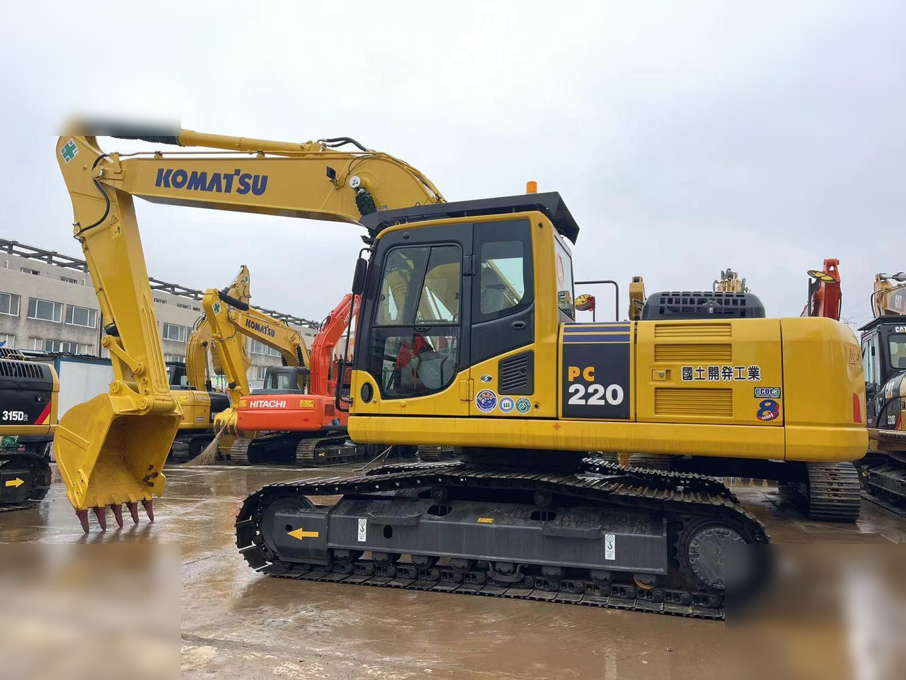 KOMATSU PC220-8 - Rupsgraafmachine: afbeelding 2 KOMATSU PC220-8 - Rupsgraafmachine: afbeelding 2