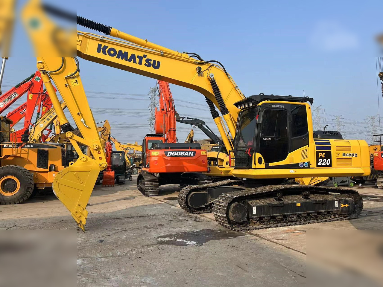 KOMATSU PC220-8M0 - Rupsgraafmachine: afbeelding 1 KOMATSU PC220-8M0 - Rupsgraafmachine: afbeelding 1