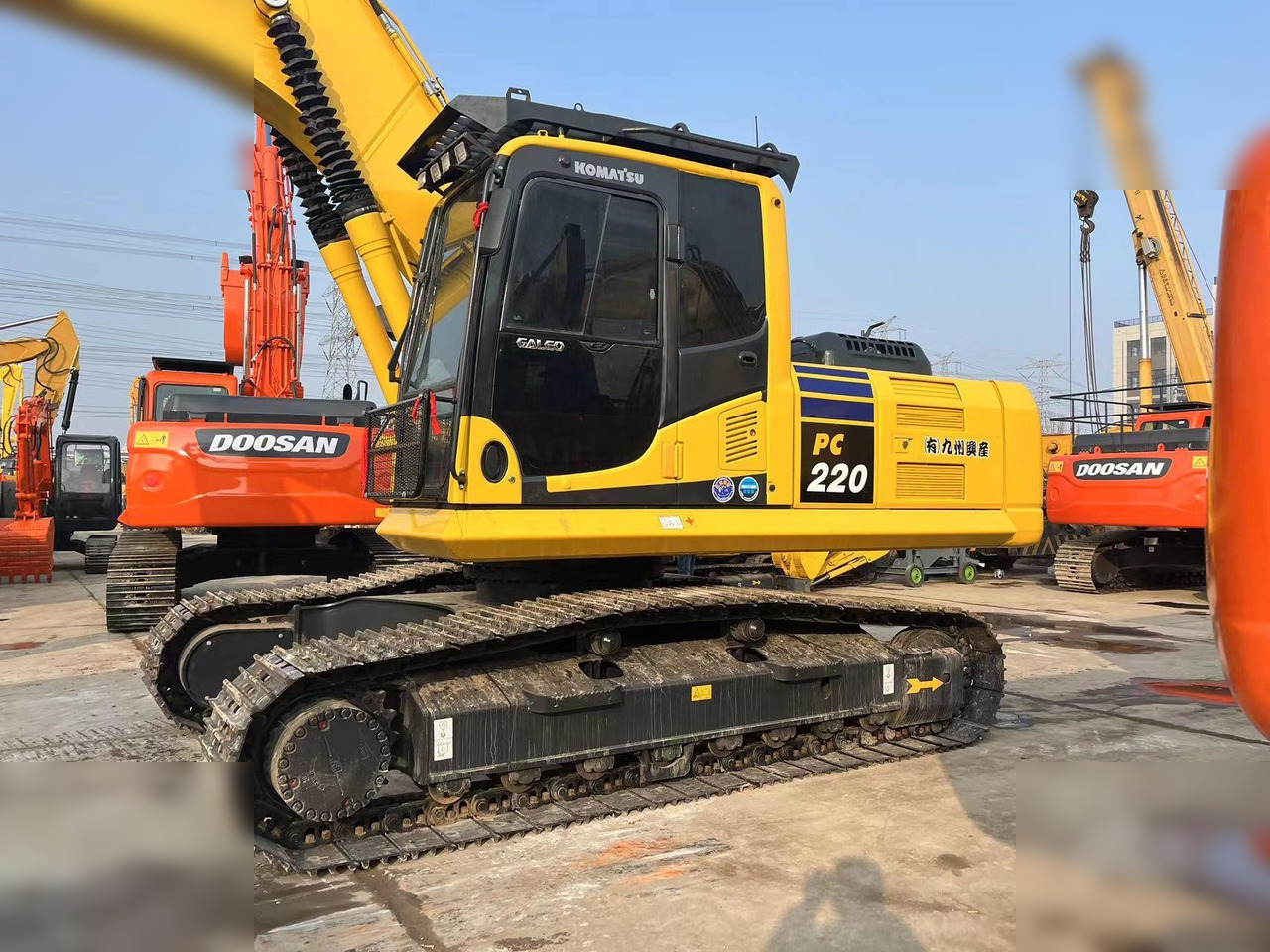 KOMATSU PC220-8M0 - Rupsgraafmachine: afbeelding 3 KOMATSU PC220-8M0 - Rupsgraafmachine: afbeelding 3