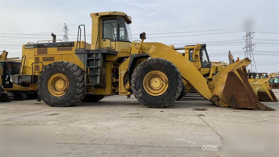 KOMATSU WA600-3 - Wiellader: afbeelding 1 KOMATSU WA600-3 - Wiellader: afbeelding 1