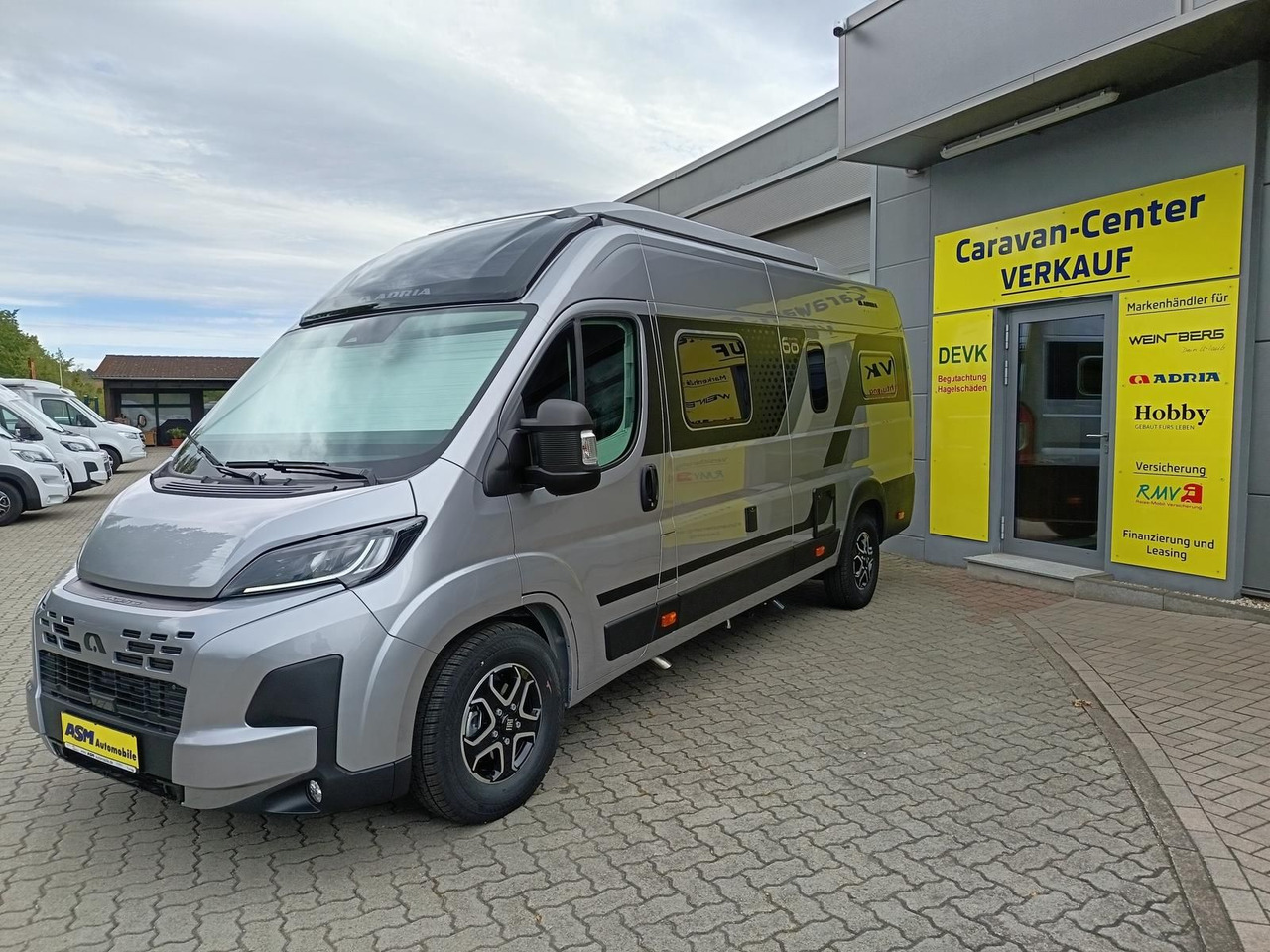 Adria Twin "60Y" 640 SGX 4,25MAXI*JUBILEE*AUFSTELLDACH - Buscamper: afbeelding 3 Adria Twin "60Y" 640 SGX 4,25MAXI*JUBILEE*AUFSTELLDACH - Buscamper: afbeelding 3
