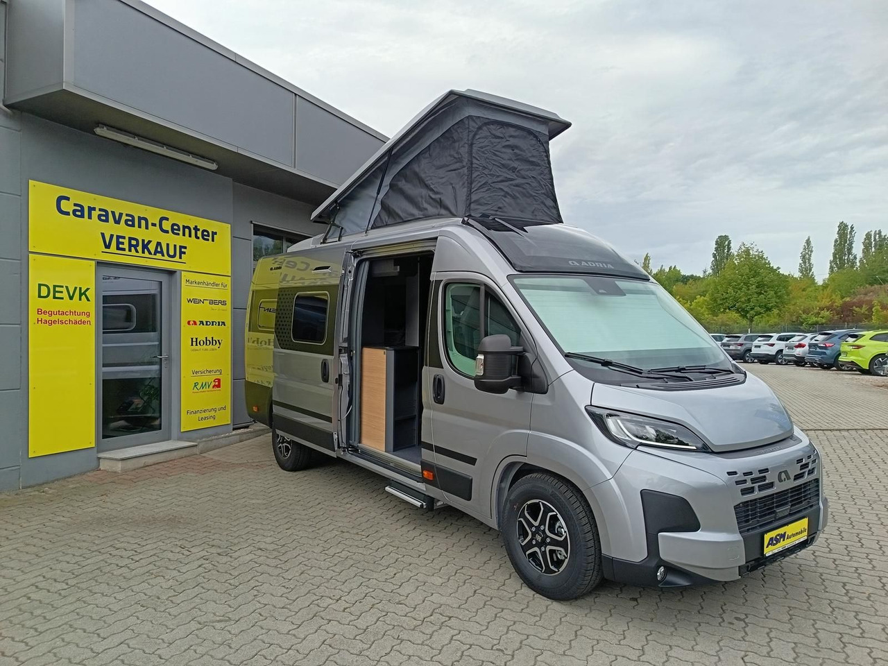 Adria Twin "60Y" 640 SGX 4,25MAXI*JUBILEE*AUFSTELLDACH - Buscamper: afbeelding 2 Adria Twin "60Y" 640 SGX 4,25MAXI*JUBILEE*AUFSTELLDACH - Buscamper: afbeelding 2