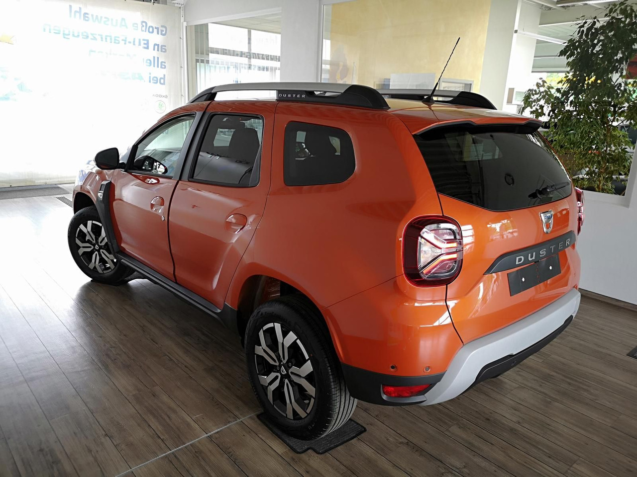 Dacia Duster Prestige Tce 130*KLIMA*SHZ*R-KAM*DAB*NAVI - SUV: afbeelding 4 Dacia Duster Prestige Tce 130*KLIMA*SHZ*R-KAM*DAB*NAVI - SUV: afbeelding 4