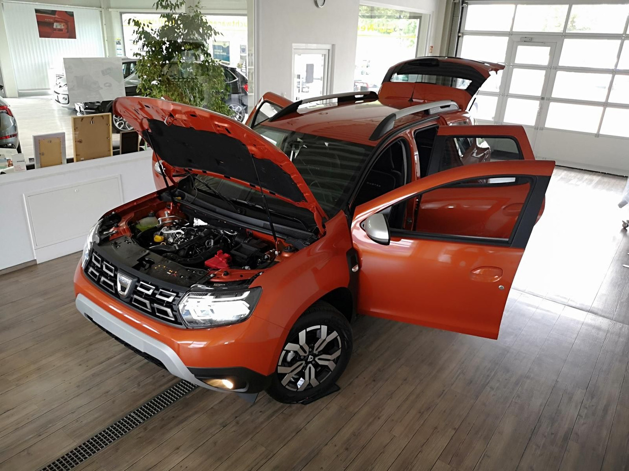 Dacia Duster Prestige Tce 130*KLIMA*SHZ*R-KAM*DAB*NAVI - SUV: afbeelding 2 Dacia Duster Prestige Tce 130*KLIMA*SHZ*R-KAM*DAB*NAVI - SUV: afbeelding 2