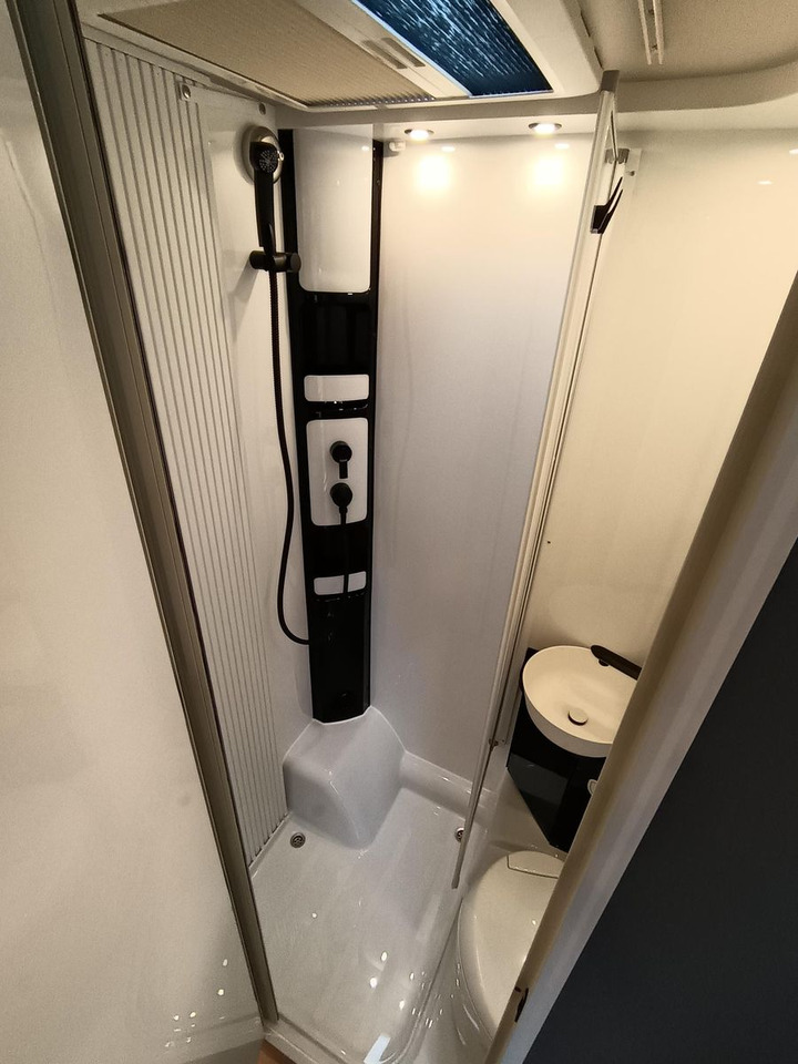 Half integraal camper Hobby PRESTIGE T 710 GE 132kW 4,4 t*AUTOMATIK*LITHIUM*: afbeelding 15 Half integraal camper Hobby PRESTIGE T 710 GE 132kW 4,4 t*AUTOMATIK*LITHIUM*: afbeelding 15