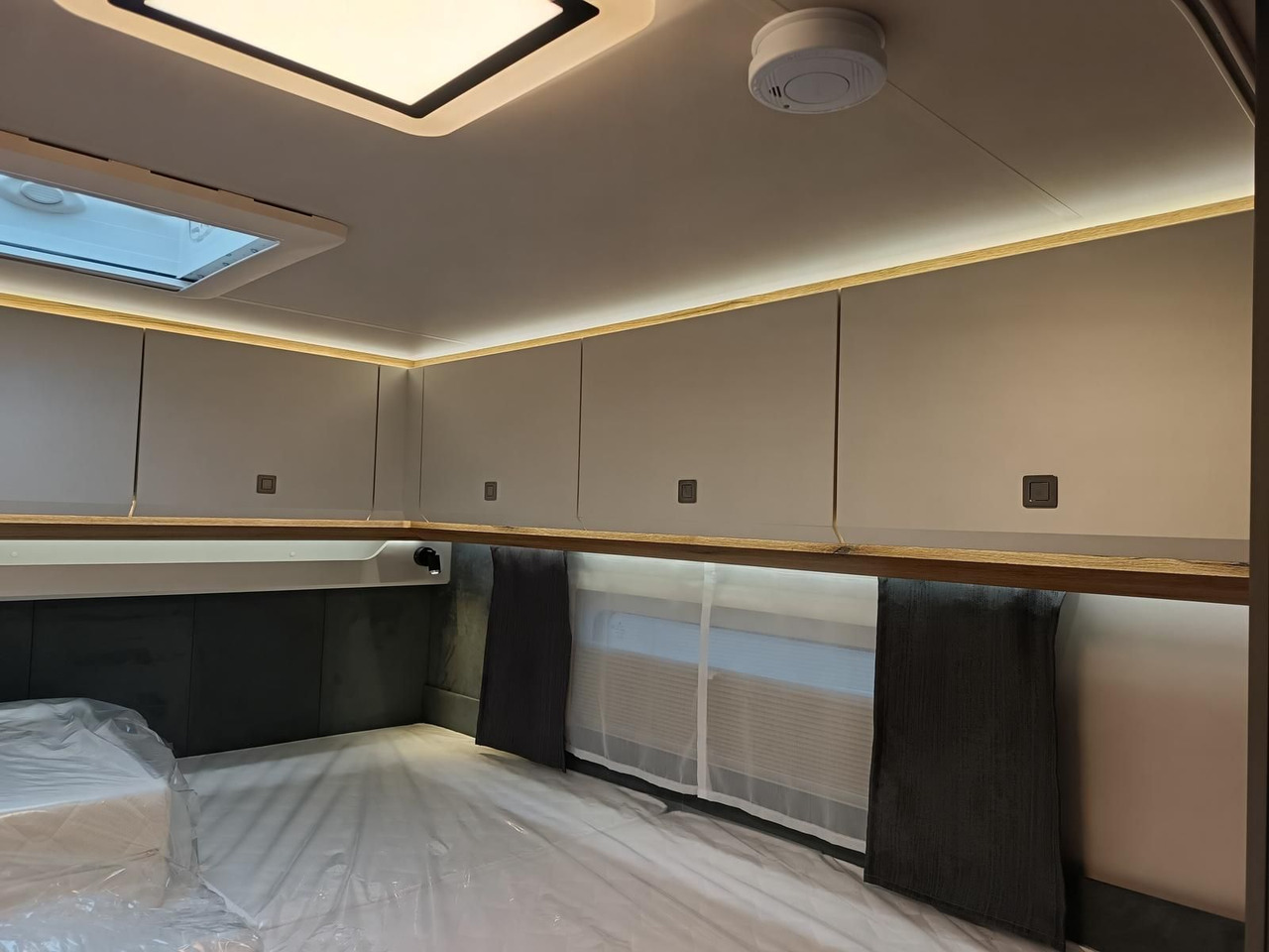 Half integraal camper Hobby PRESTIGE T 710 GE 132kW 4,4 t*AUTOMATIK*LITHIUM*: afbeelding 13 Half integraal camper Hobby PRESTIGE T 710 GE 132kW 4,4 t*AUTOMATIK*LITHIUM*: afbeelding 13