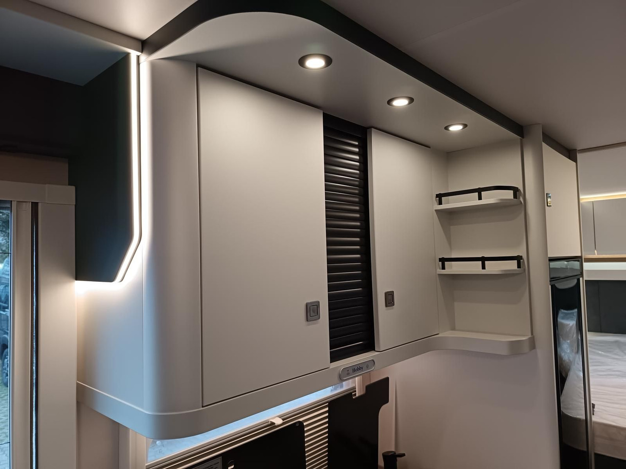 Half integraal camper Hobby PRESTIGE T 710 GE 132kW 4,4 t*AUTOMATIK*LITHIUM*: afbeelding 19 Half integraal camper Hobby PRESTIGE T 710 GE 132kW 4,4 t*AUTOMATIK*LITHIUM*: afbeelding 19