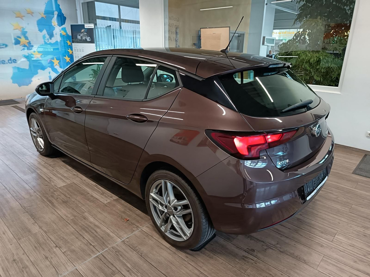 Opel Astra K Lim. 1,0 TURBO 77 kW*TEMP*KLIMA*PDC*SHZ* - Sedan: afbeelding 4 Opel Astra K Lim. 1,0 TURBO 77 kW*TEMP*KLIMA*PDC*SHZ* - Sedan: afbeelding 4