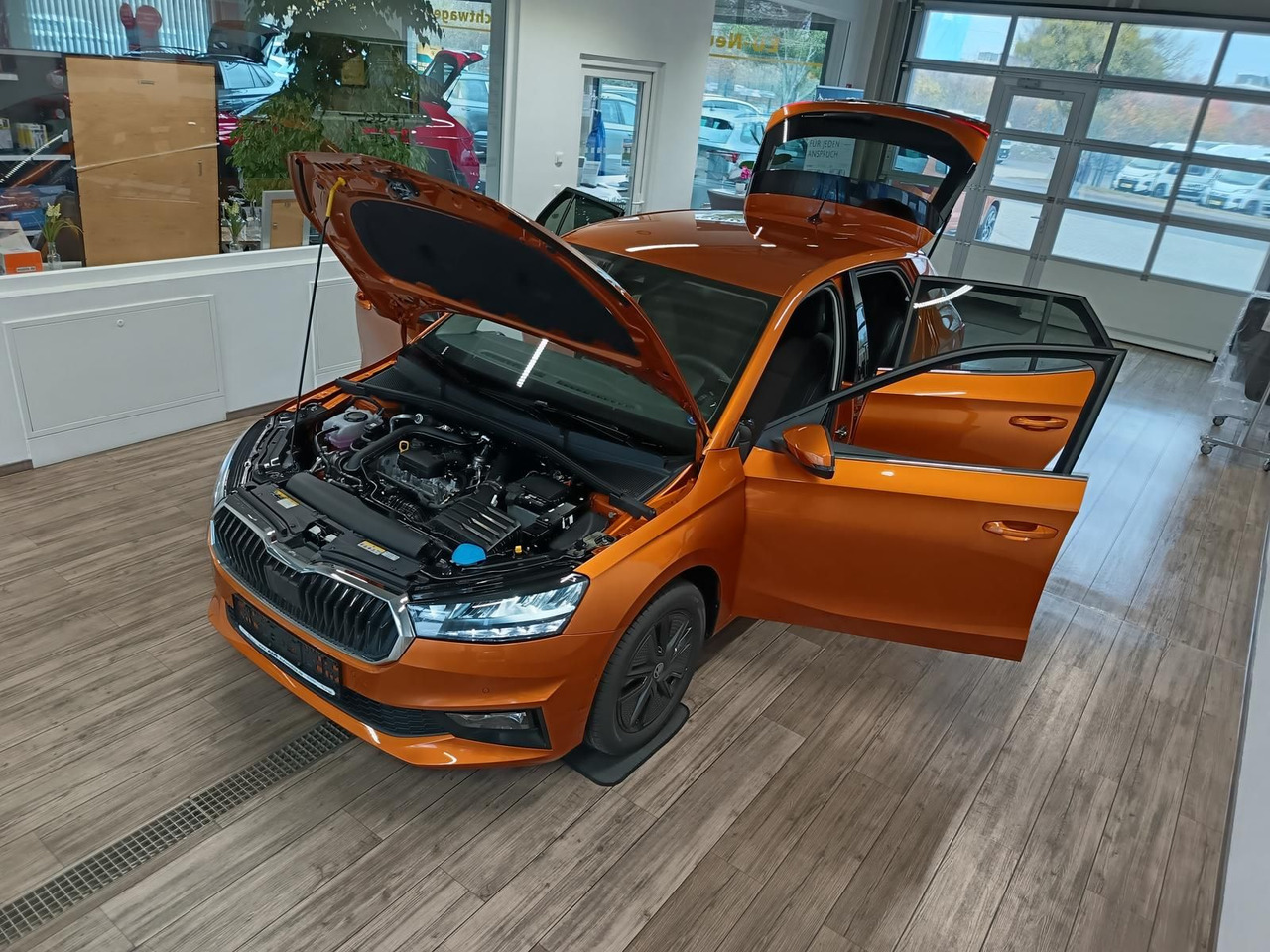 Skoda Fabia 130 Jahre 1,0 TSI*AHK-VORBER.*5J.GARANTIE* - Sedan: afbeelding 2 Skoda Fabia 130 Jahre 1,0 TSI*AHK-VORBER.*5J.GARANTIE* - Sedan: afbeelding 2