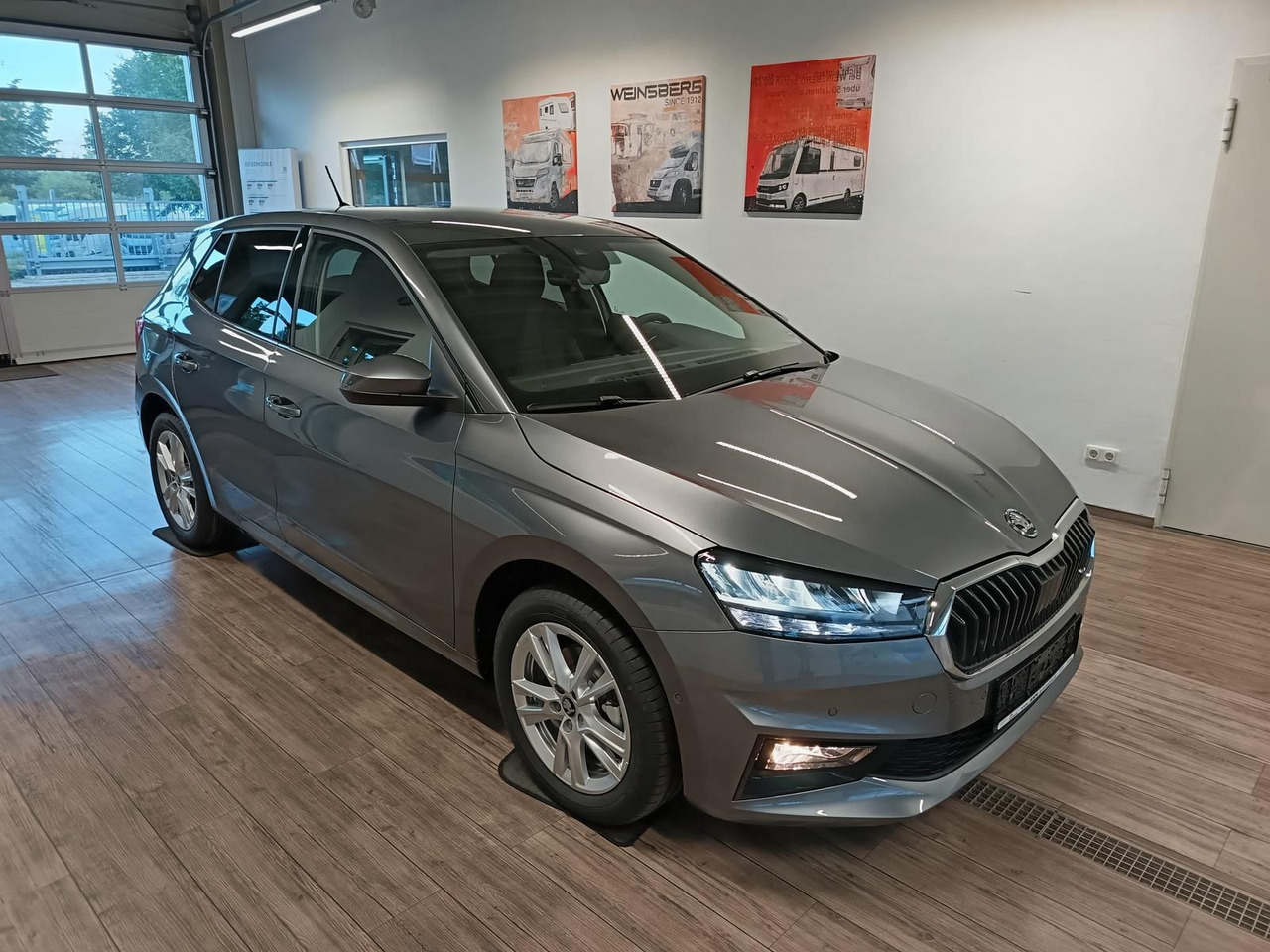 Skoda Fabia 30 Jahre DSG*VORBER.AHK*LED*R-KAM*TEMP*DAB - Sedan: afbeelding 3 Skoda Fabia 30 Jahre DSG*VORBER.AHK*LED*R-KAM*TEMP*DAB - Sedan: afbeelding 3